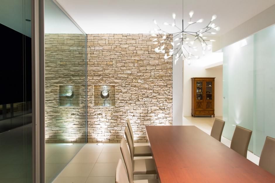 Dining Room Stone Wall Ideas