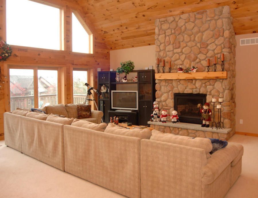 Modern Knotty Pine Paneling for Living Room