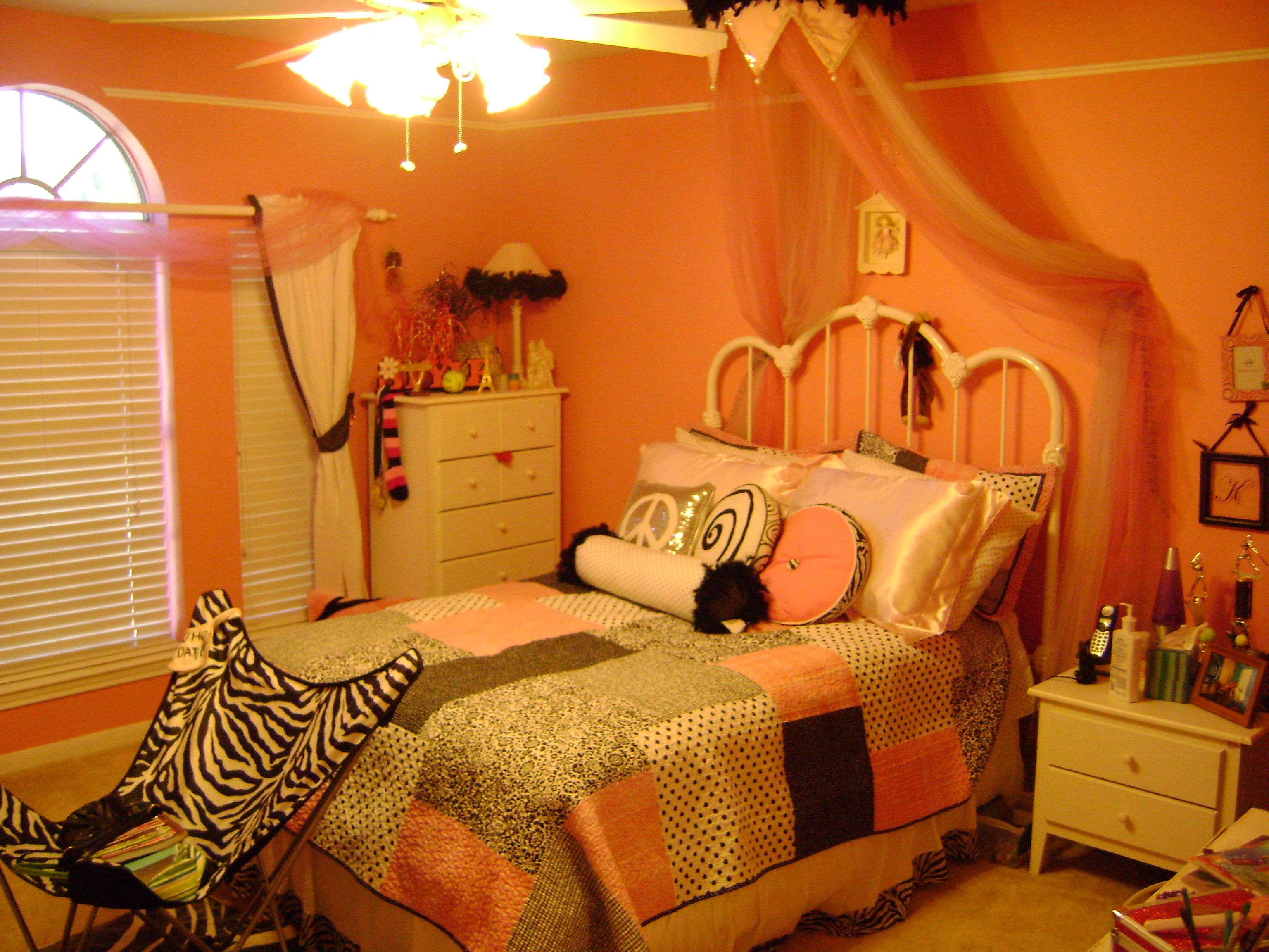 Relaxing Bedrooms for Girls in Low Budget