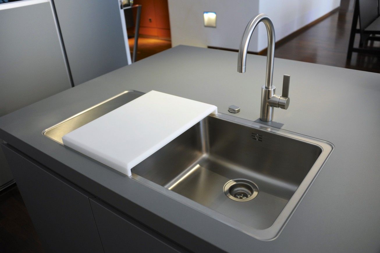 Simple Modern Undermount Sink Design