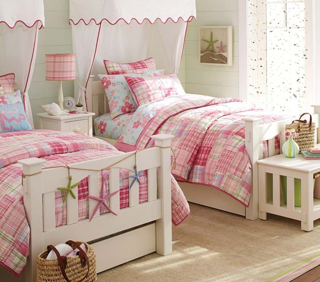 Vintage Bedroom for Twin Girls Decoration Sets and Furniture