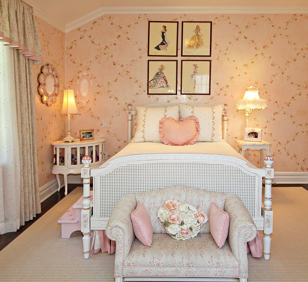 Beauty Girl Bedroom with Decorative Wall