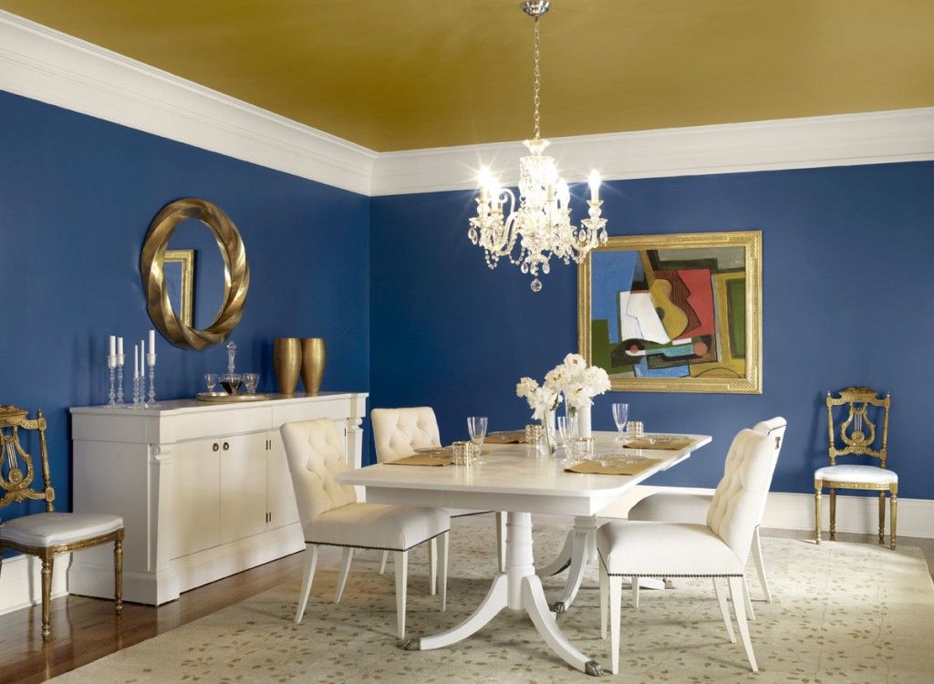 Dinning Room Wall With Blue Color Decorations