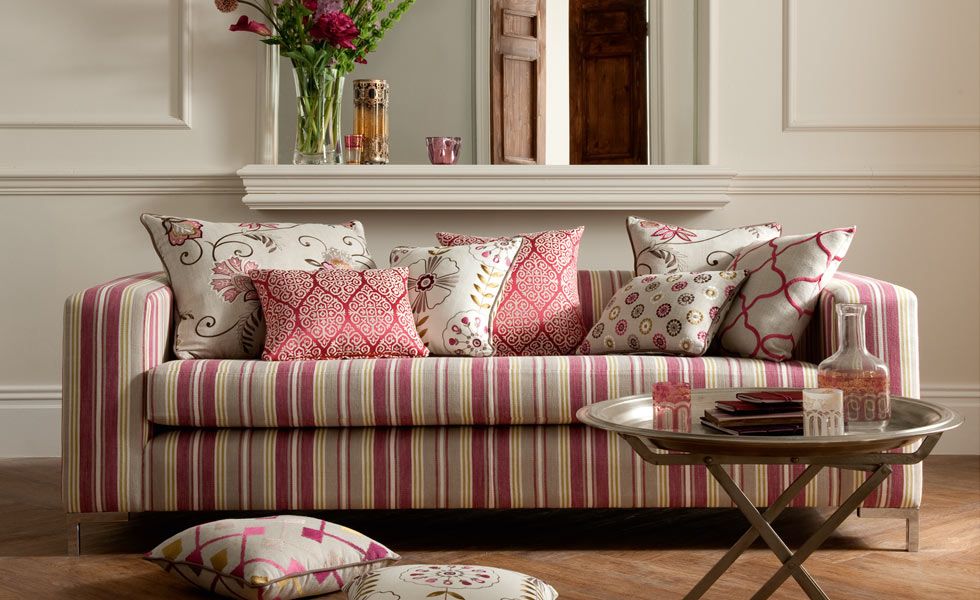 Fashionable Pink Sofa Pillows for Living room