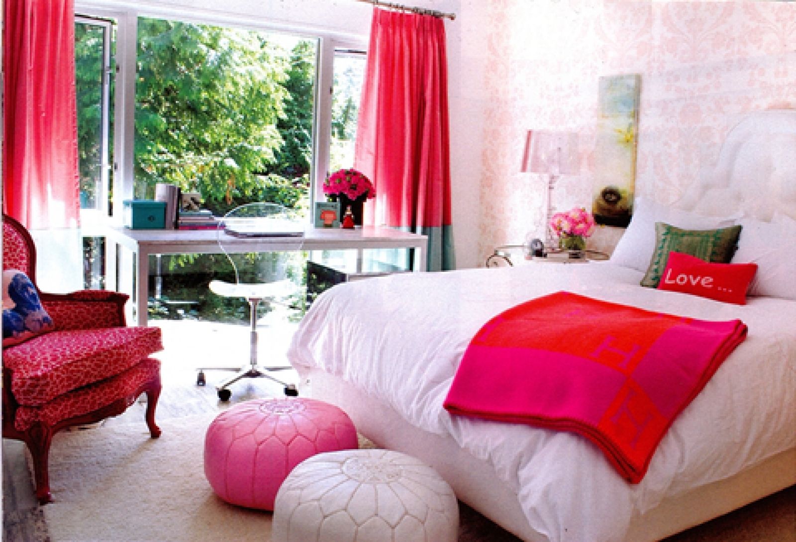 Pink Providing Sanctuary in Teenage Girl Bedroom