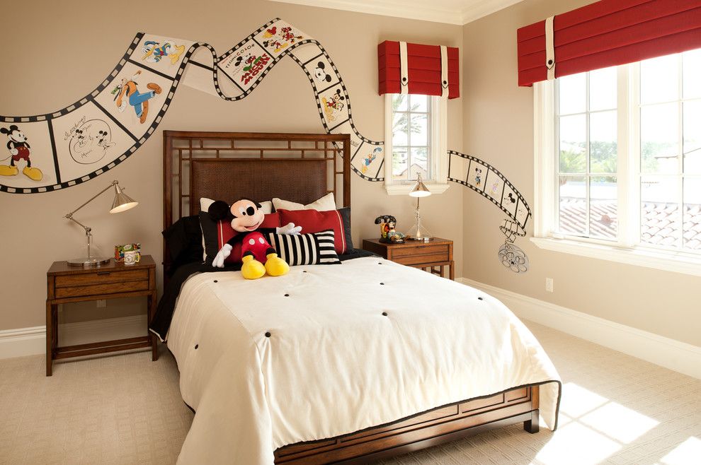 Traditional Bedroom Decor in Mickey Mouse Theme