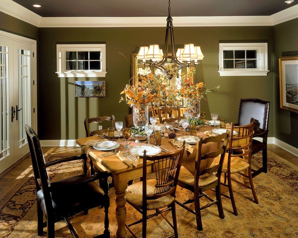 Intimate and Romantic Traditional Dining Area