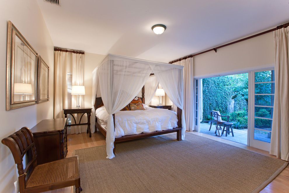 Romantic Bedroom In Tropical Design (View 9 of 9)