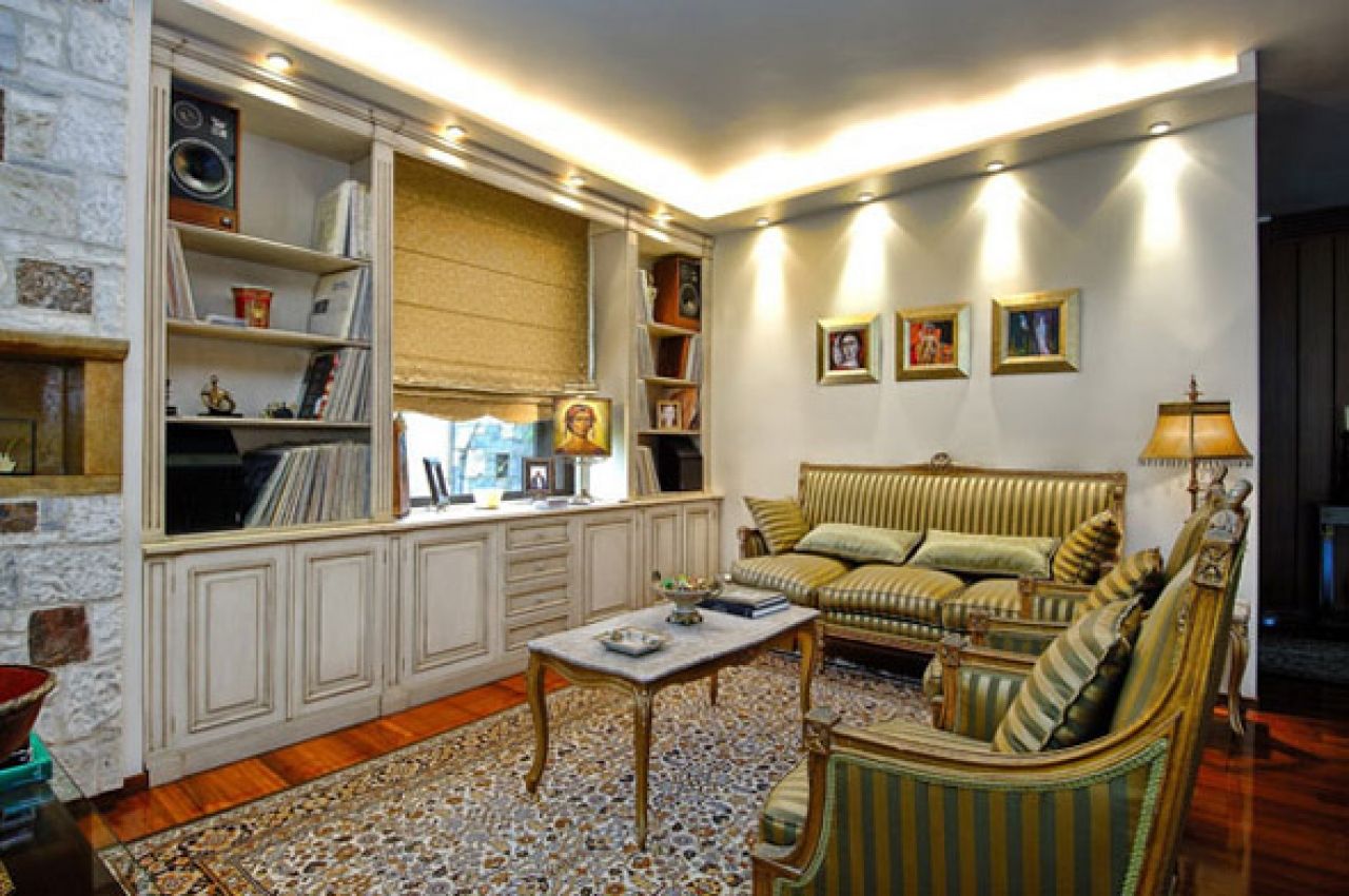Neoclassical House Living Room Ceramic Floor Tiles (Photo 463 of 7825)
