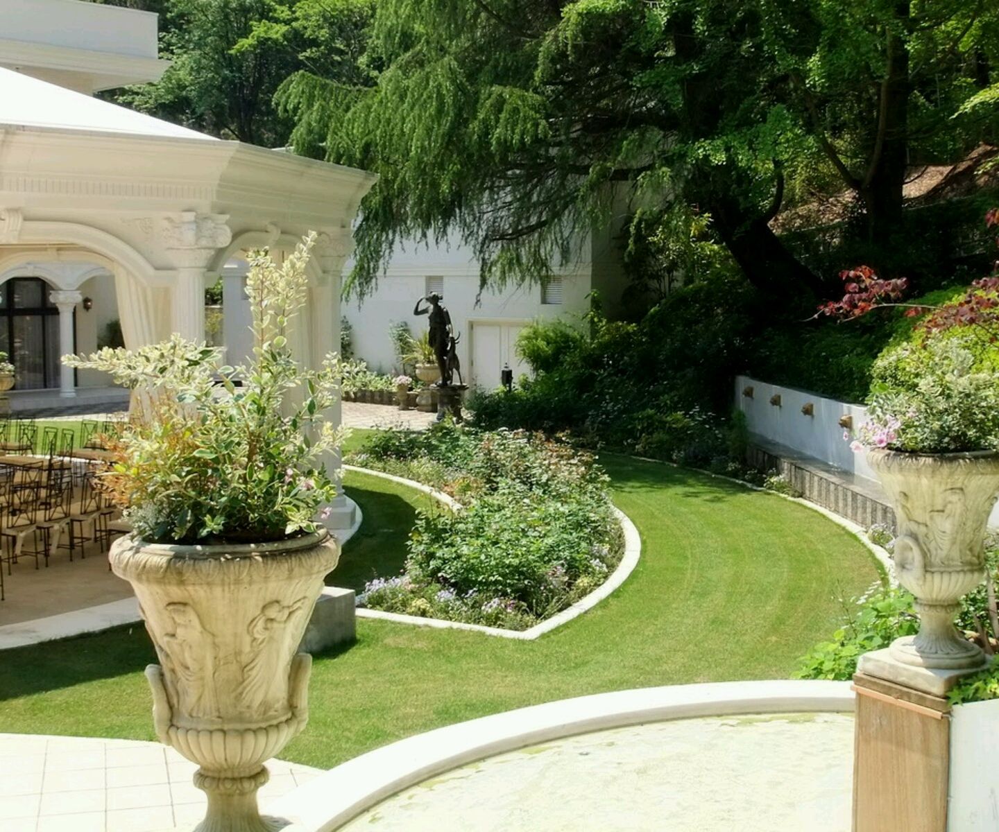 Simple Modern Home Garden Model (Photo 550 of 7825)