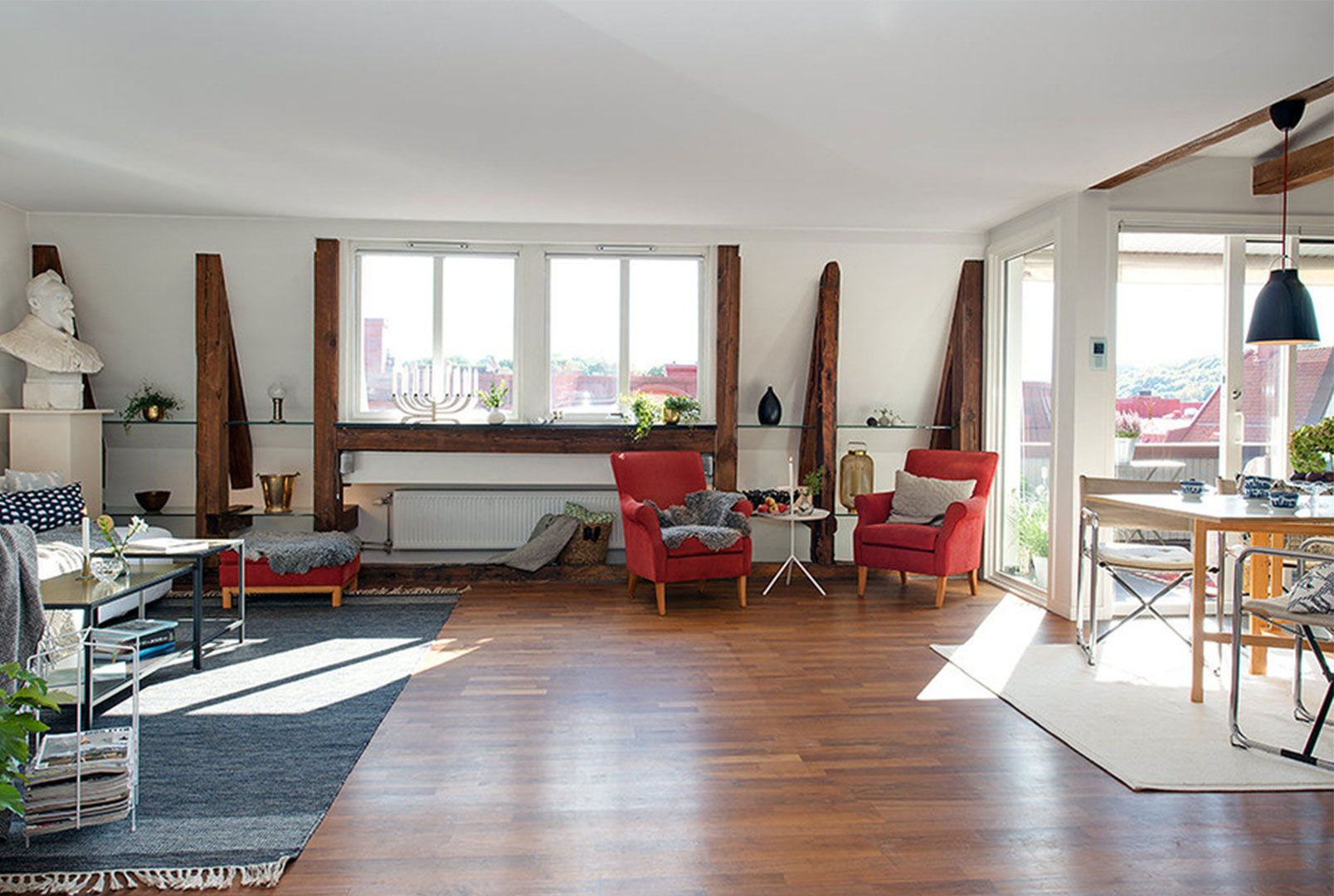 Red Accent Chairs Design Plus Chic Laminate Wood Floor Idea Feat Whimsical Atlanta Apartment Picture (Photo 2659 of 7825)