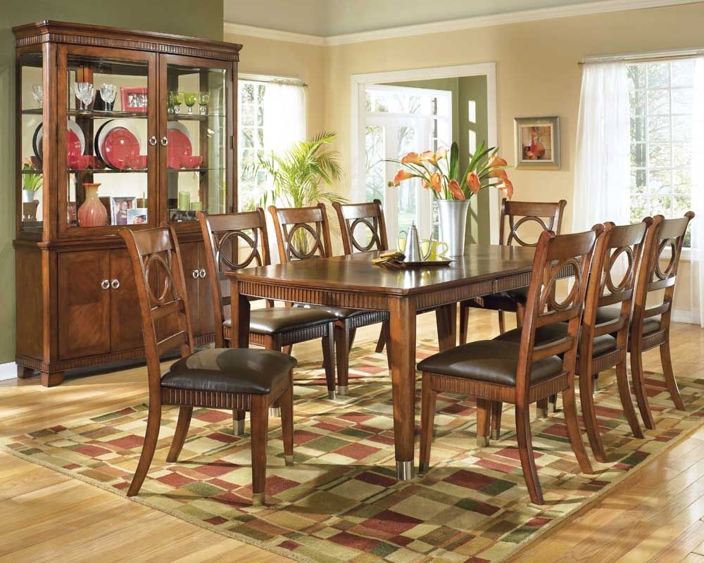 Two Tone Wall Idea Plus Attractive Rectangular Area Rug Also Contemporary Dining Room Furniture With Leather Chairs (Photo 3055 of 7825)