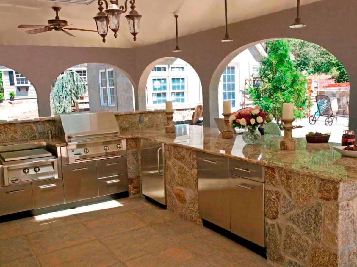 Unusual Pendant Lighting And Stone Countertop Idea Feat Modern Stainless Steel Outdoor Kitchen Cabinets (Photo 3130 of 7825)