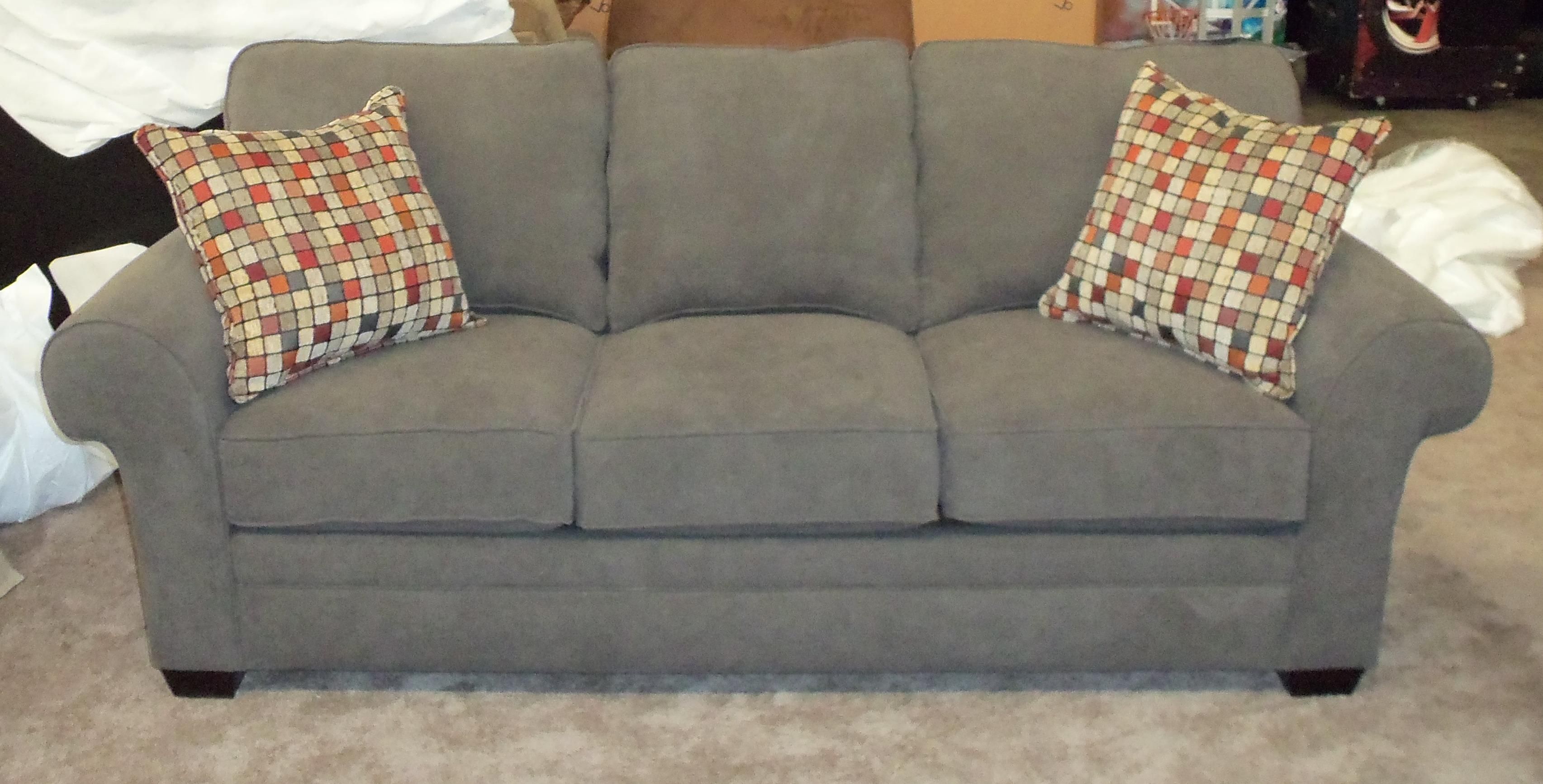 Broyhill Zachary Sofa With Inspiration Photo 10680 | Kengire Intended For Broyhill Harrison Sofas (View 10 of 20)
