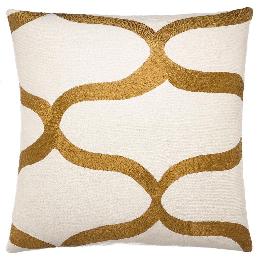 Decorative Gold Throw Pillows | Home Designjohn With Gold Sofa Pillows (Photo 1 of 20)