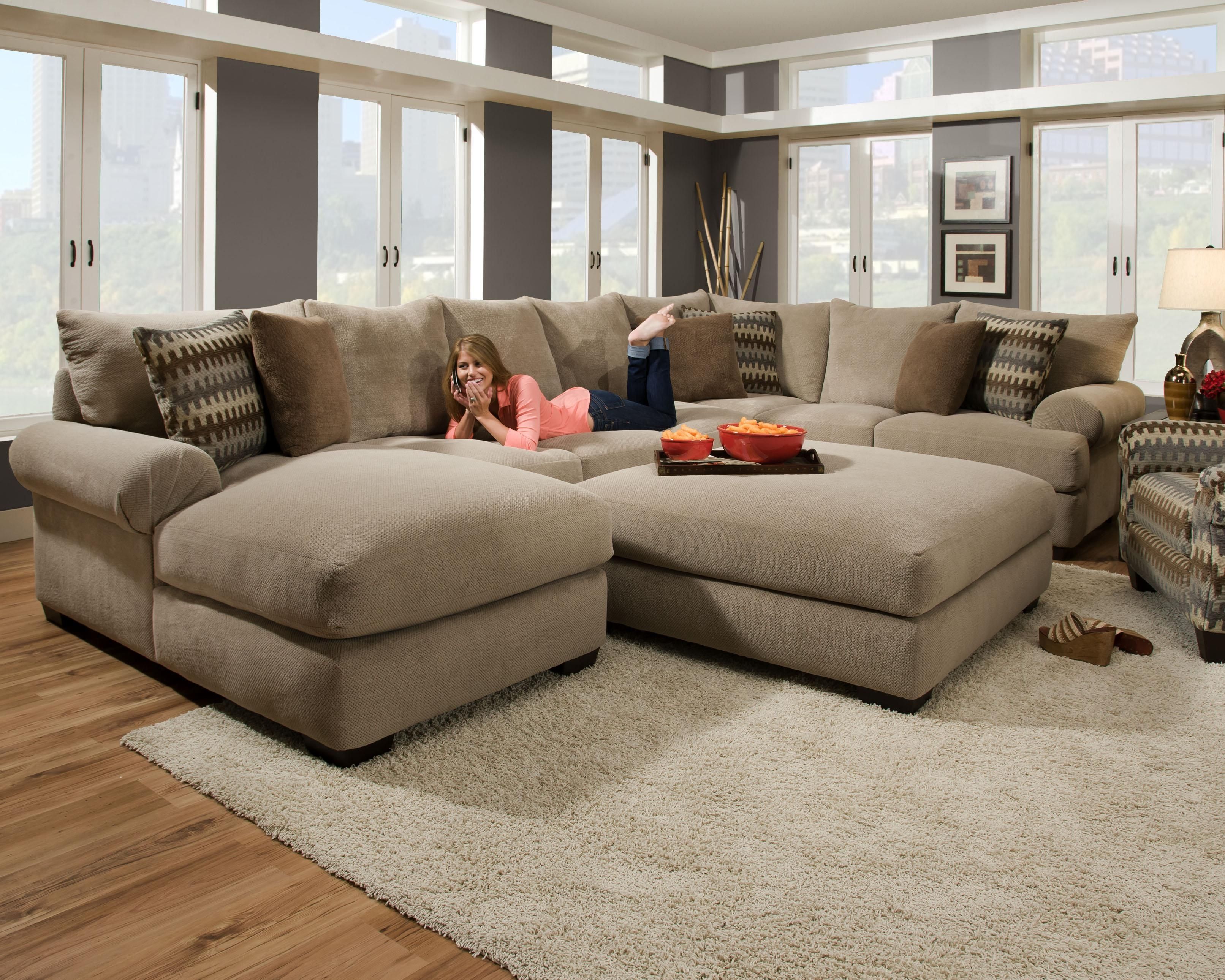 Furniture: Interesting Living Room Interior Using Large Sectional With Big Comfy Sofas (View 4 of 25)
