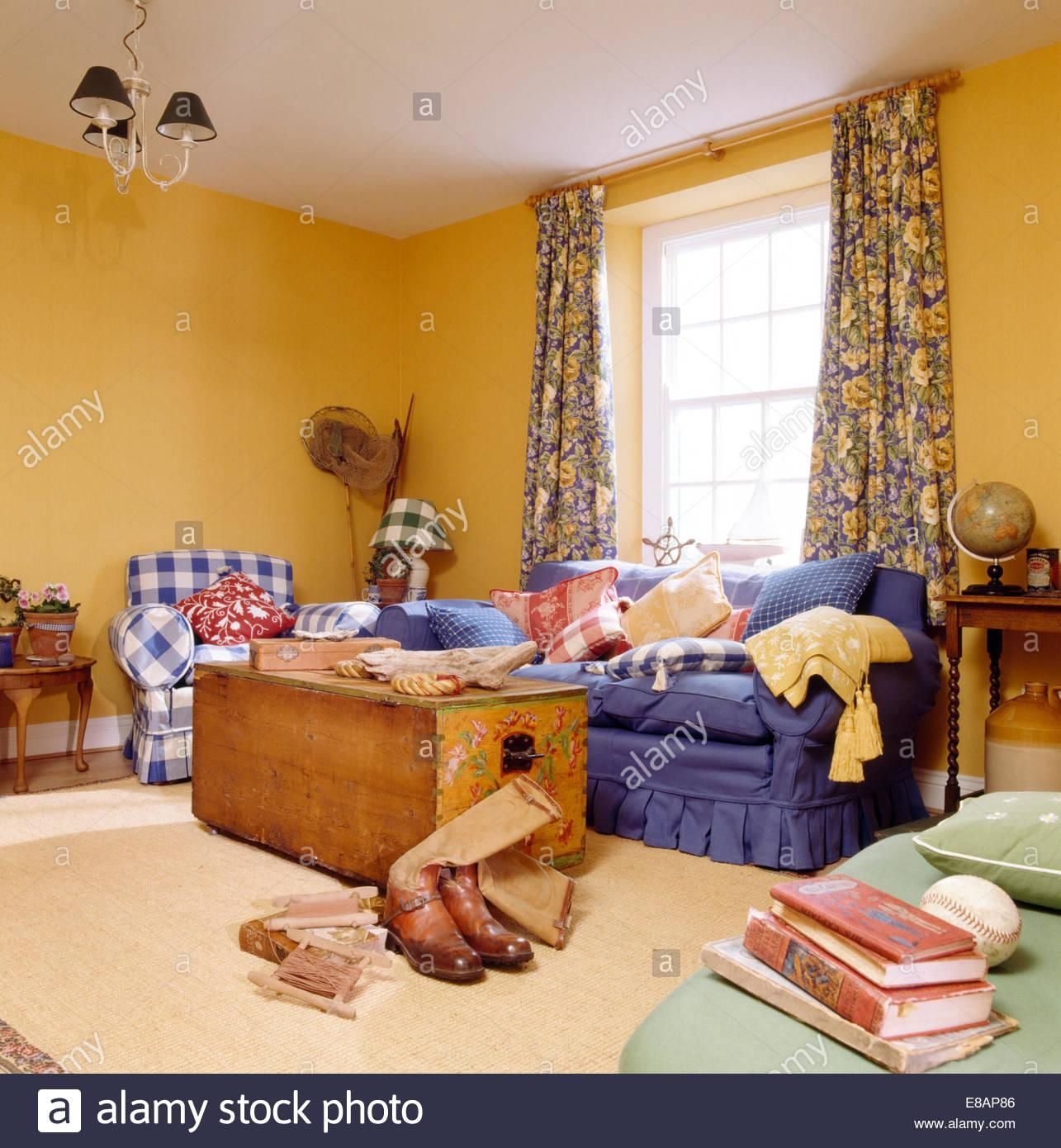 Interiors Sittingroom Sofa Yellow Stock Photos & Interiors Regarding Yellow Chintz Sofas (View 7 of 20)