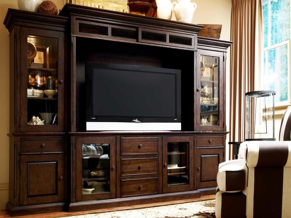 Excellent Polished Wood Enclosed Tv Cabinets For Flat Screens With For 2018 Enclosed Tv Cabinets For Flat Screens With Doors (Photo 4947 of 7825)