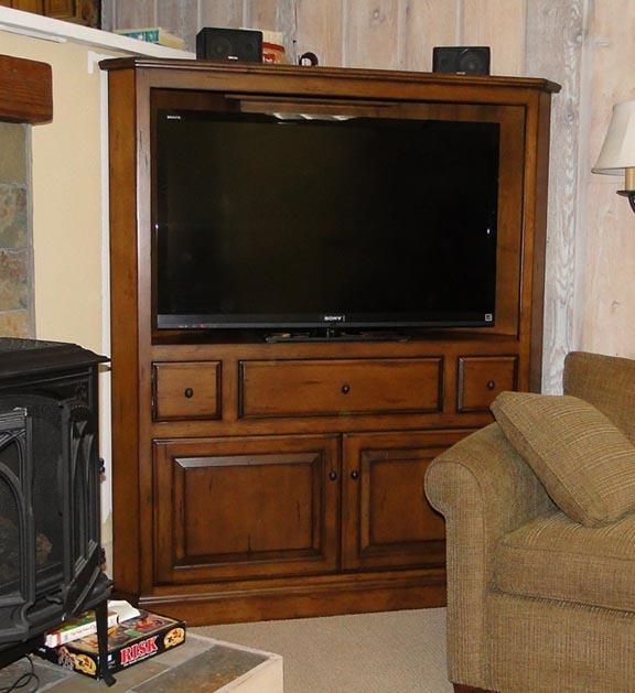 Featured Photo of 2024 Best of Corner Tv Cabinets for Flat Screens with Doors