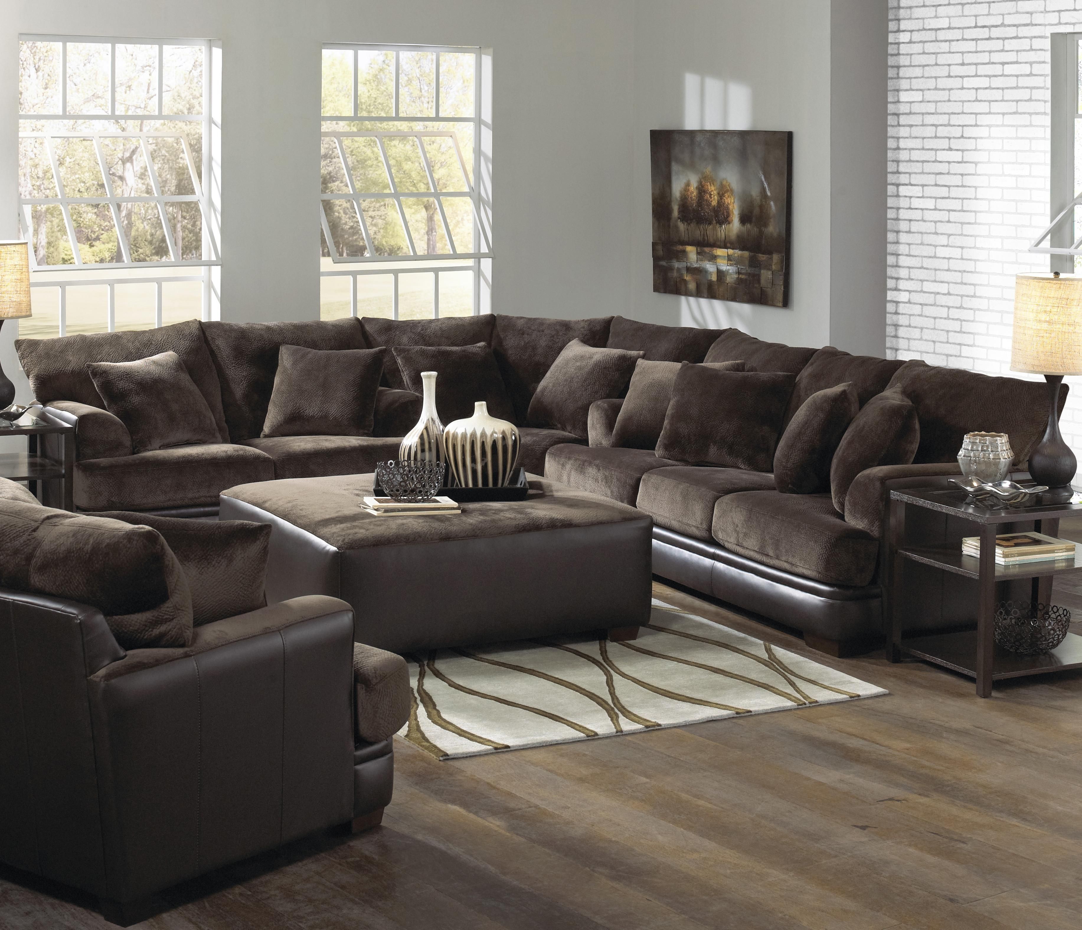 Furniture: Interesting Living Room Interior Using Large Sectional Intended For Extra Large U Shaped Sectionals (Photo 4 of 10)