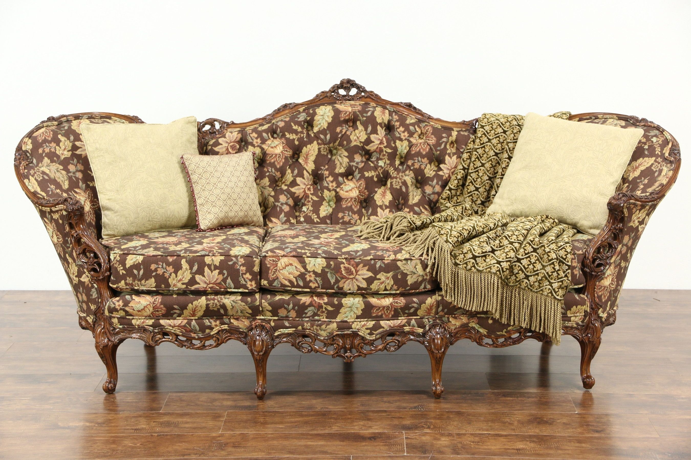 Good Vintage Sofas 85 For Sofa Table Ideas With Vintage Sofas In Vintage Sofas (View 1 of 10)