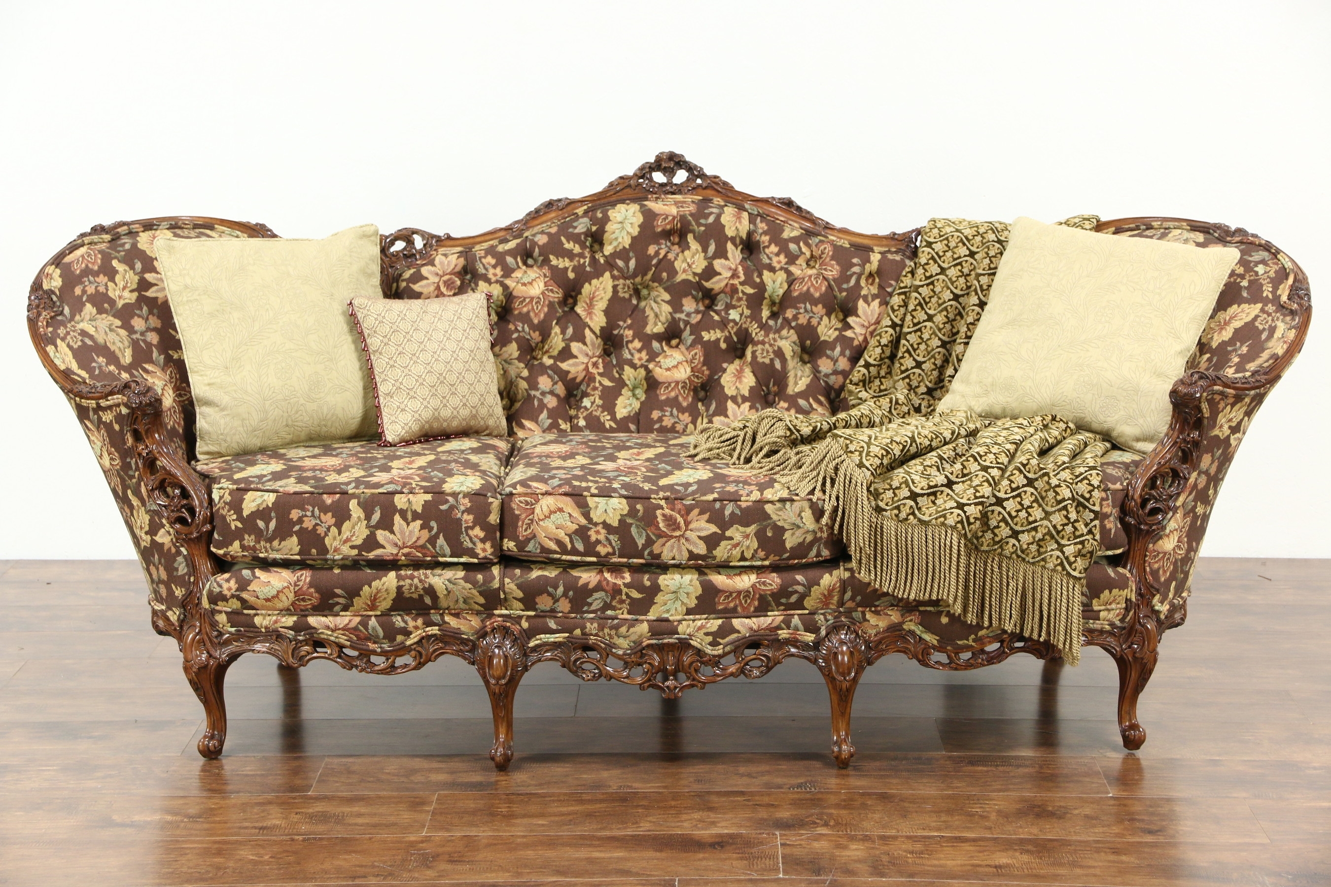 Good Vintage Sofas 85 For Sofa Table Ideas With Vintage Sofas In Vintage Sofas (Photo 1 of 10)