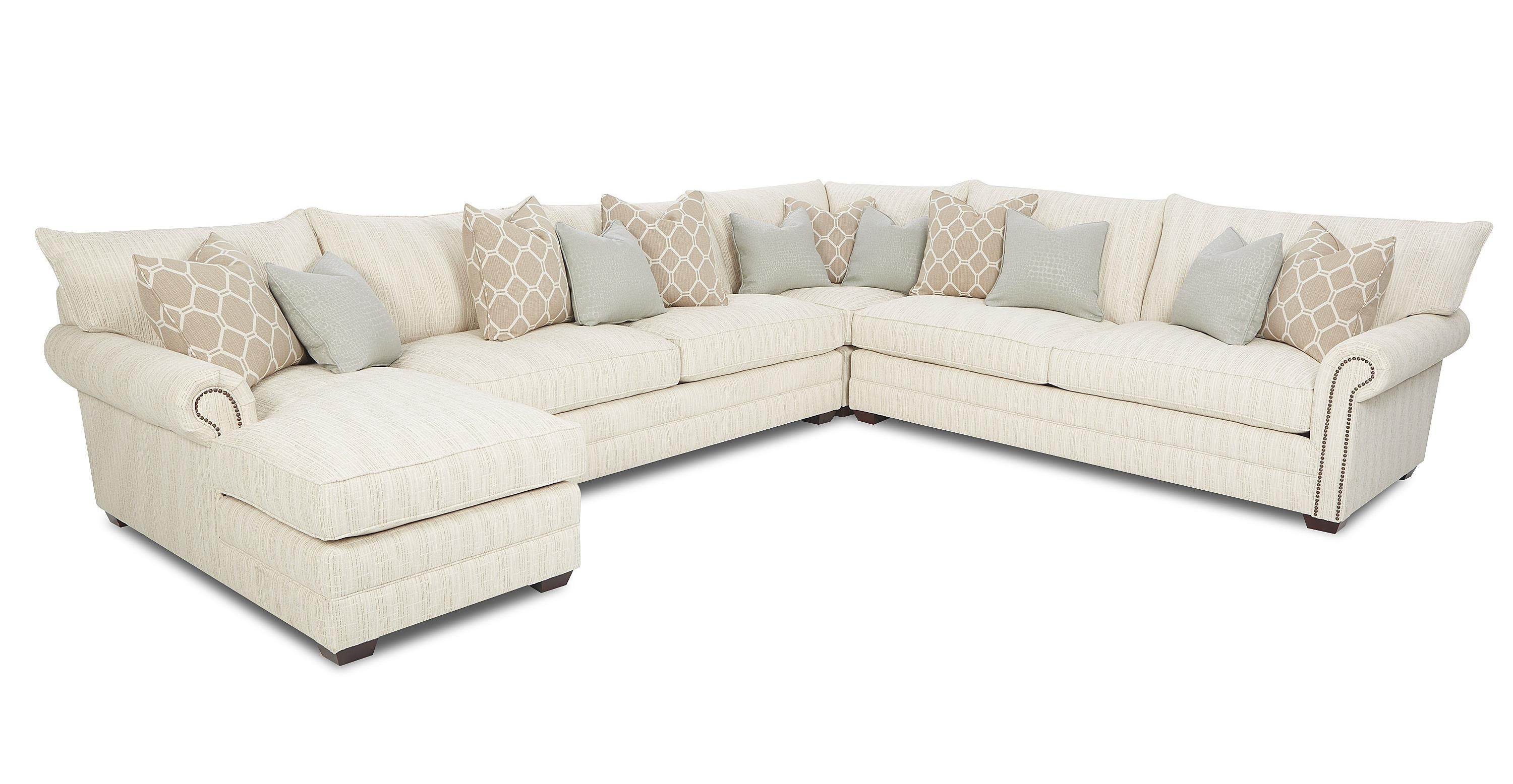 Traditional Sectional Sofa With Nailhead Trim And Chaise Lounge With Regard To Sectional Sofas With Nailheads (Photo 1 of 10)