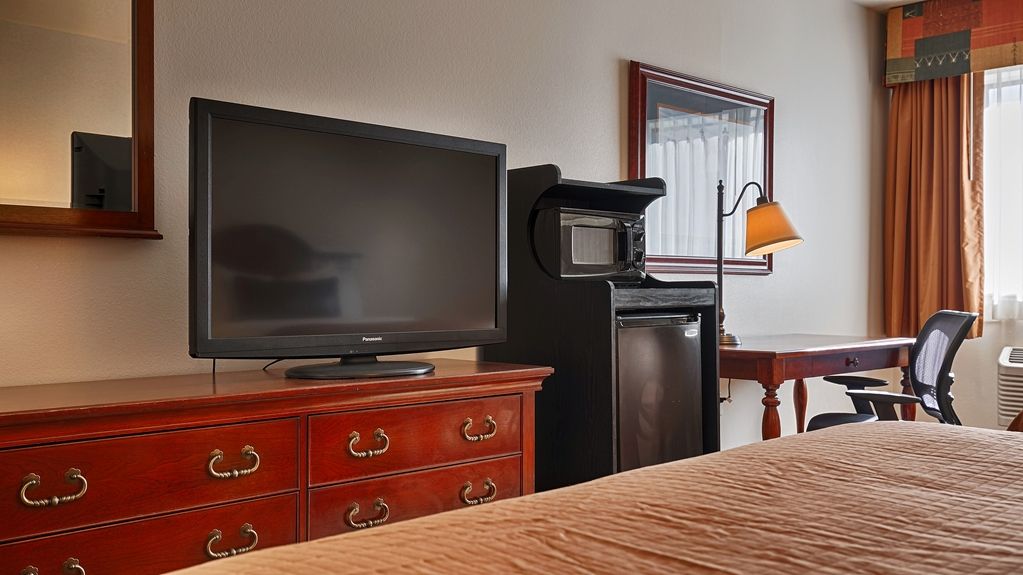 Current Sinclair White 68 Inch Tv Stands With Hotel In Bryce Canyon City (View 7 of 19)