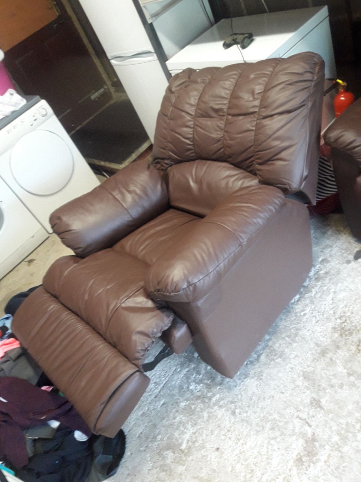 Https://en.shpock/i/w8shisnk6wl3p3me/ 2018 10 24t01:24:15+ Throughout Moana Taupe Leather Power Reclining Sofa Chairs With Usb (Photo 21 of 25)