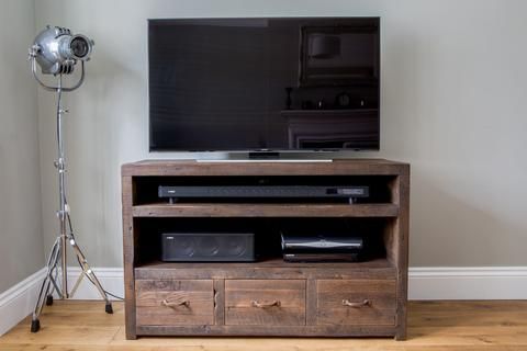 Well Liked Tiva Oak Ladder Tv Stands Intended For Classic 120cm Triple Tv Stand With Antique Handles (Photo 1 of 15)