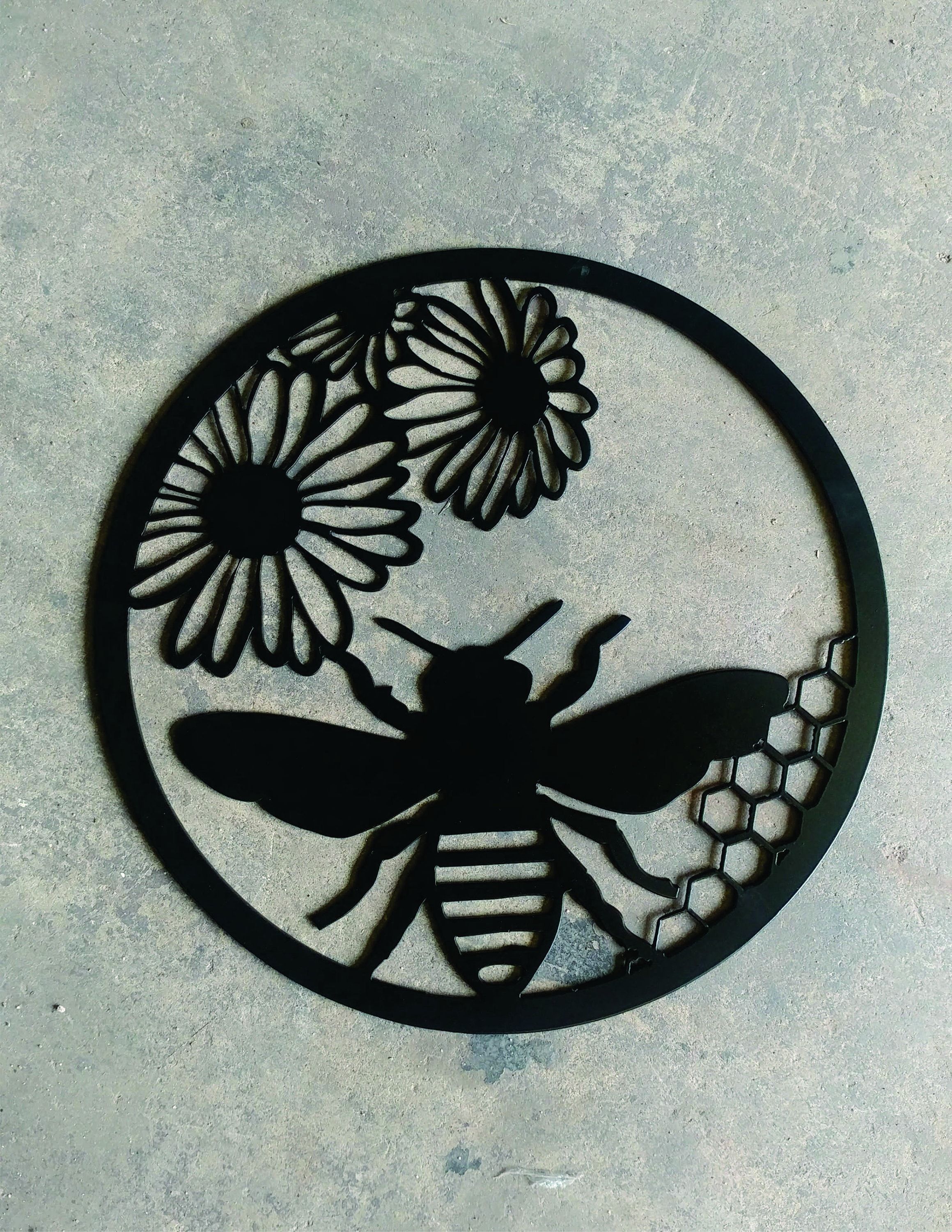 Honey Bee Wall Art Or Yard Stake (View 2 of 15)