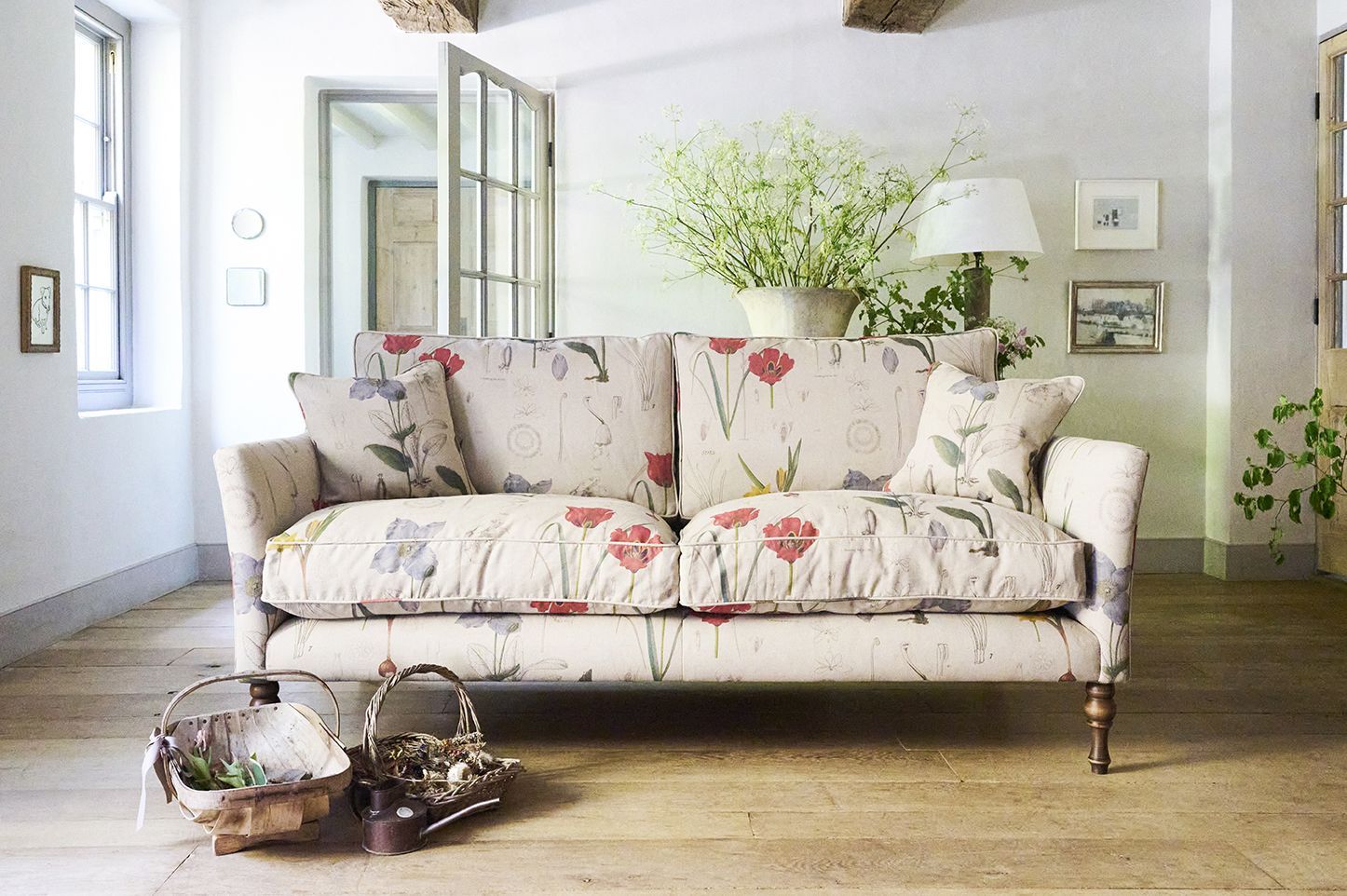 Why You Should Consider Choosing A Bold Patterned Fabric Sofa Pertaining To Sofas In Pattern (Photo 6 of 15)