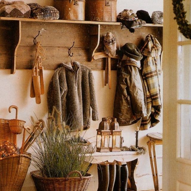 8 Collection of Coat Racks for Your Entryway